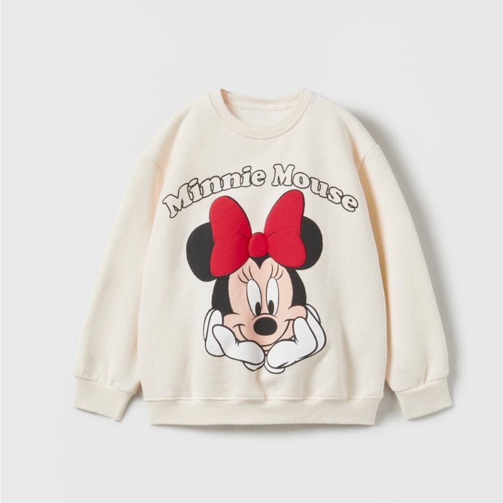 Minnie Mouse Disney Embossed sweatshirt.